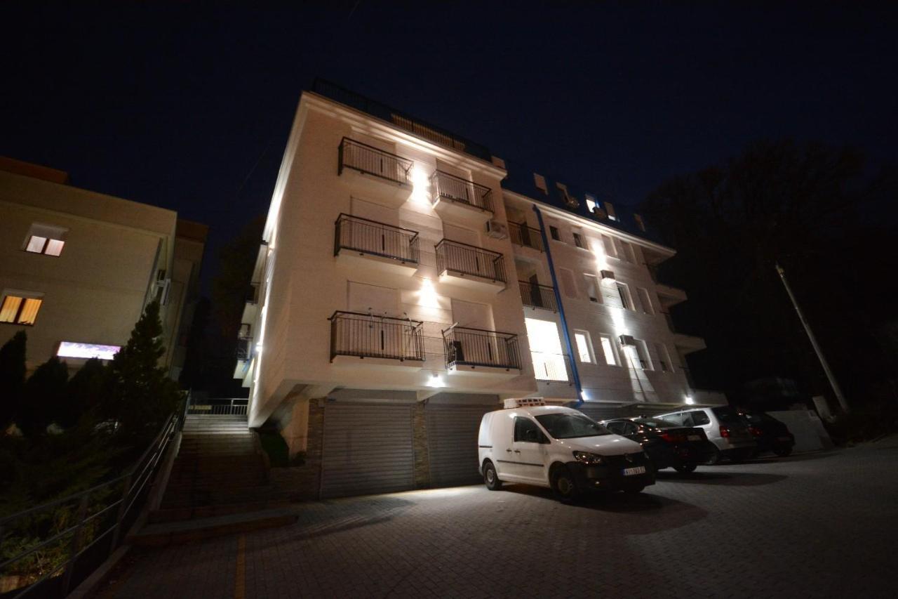 Cvetkovic Lux Аpartmani & Free Garaza Διαμέρισμα Vrnjačka Banja Εξωτερικό φωτογραφία